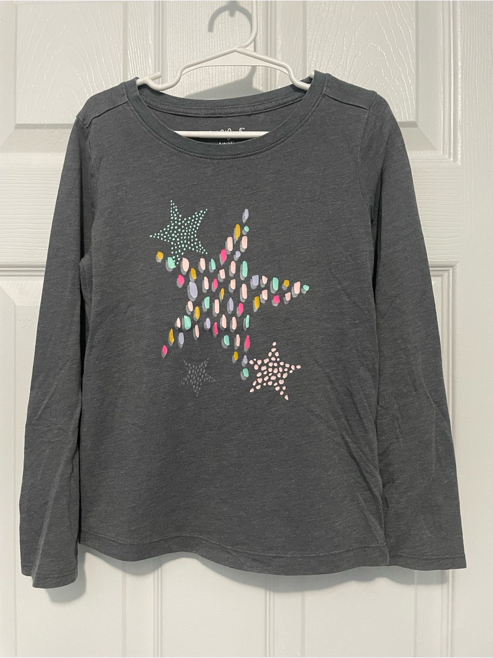Cat & Jack Long Sleeve Star Graphic Tee in Gray